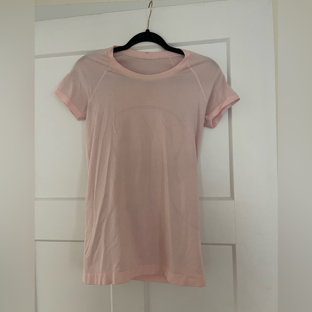 Lululemon Swiftly Tech Short Sleeve 2.0 - Strawberry Milkshake